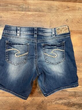 Silver Jeans Shorts Suki Mid Short